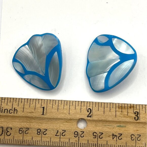 Blue & White Mother Of Pearl Post Earring A546 - Picture 3 of 3